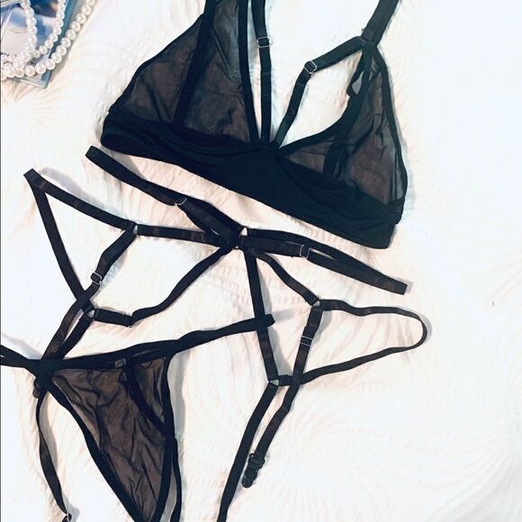 Sexy Strappy Erotic Lingerie Set - Picture 8 of 8